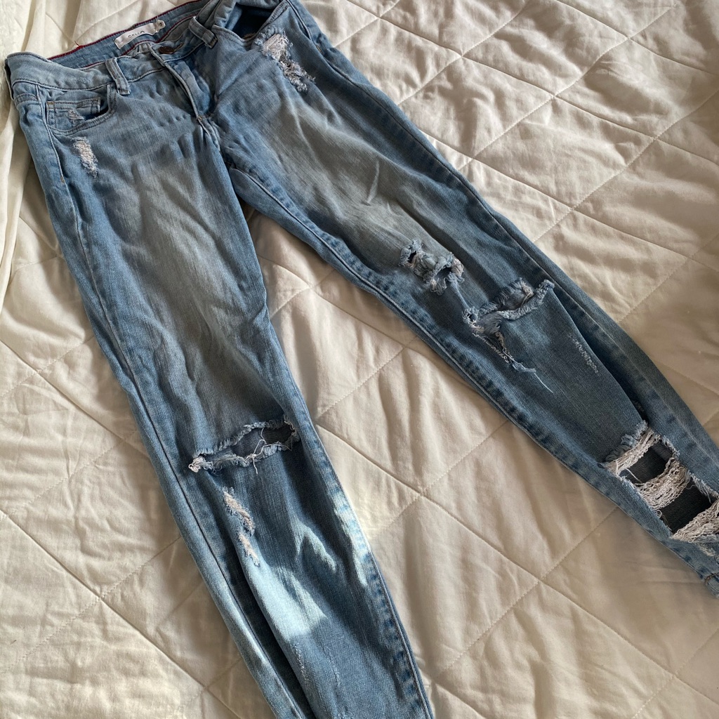Destroyed Skinny Jeans